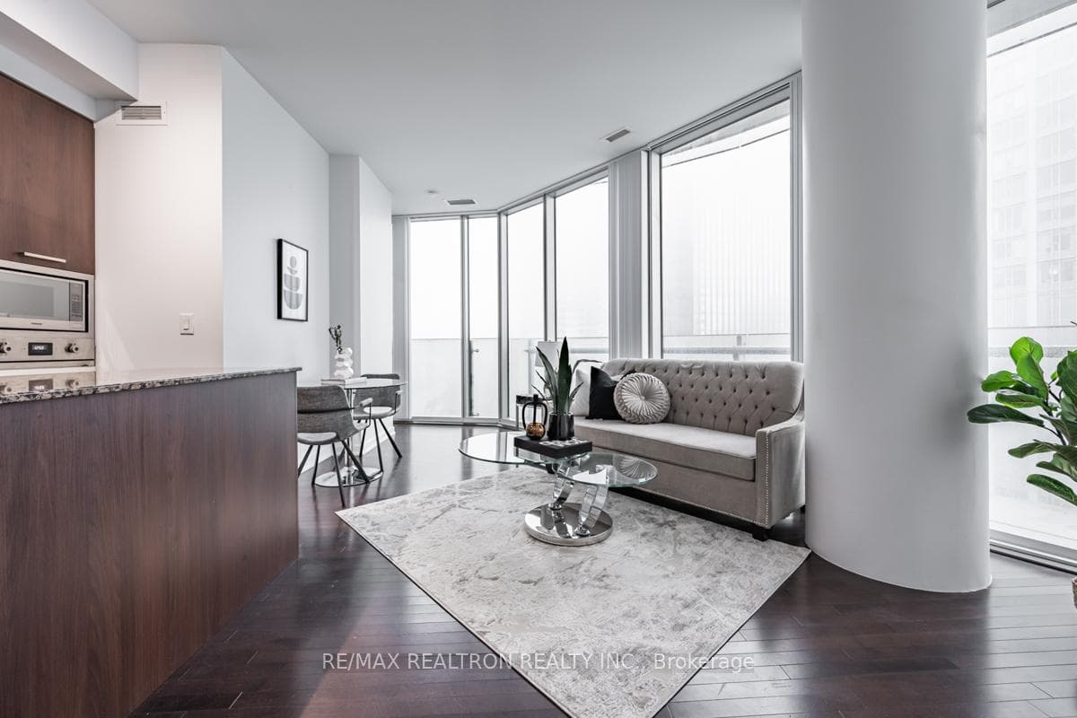 12 York Street Unit 3002 photo 13