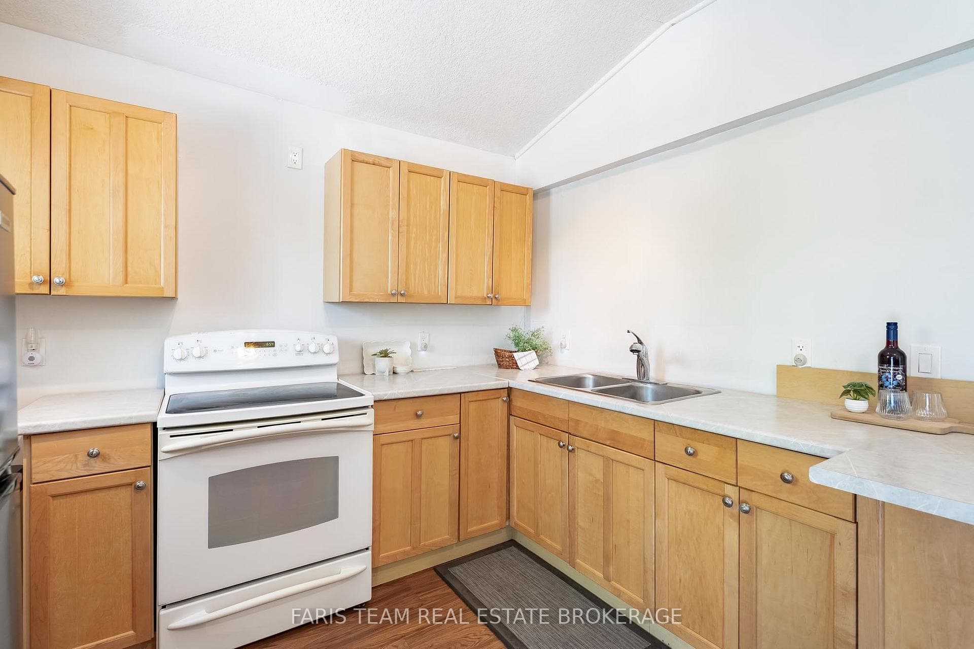 216 Oxbow Park Drive photo 8