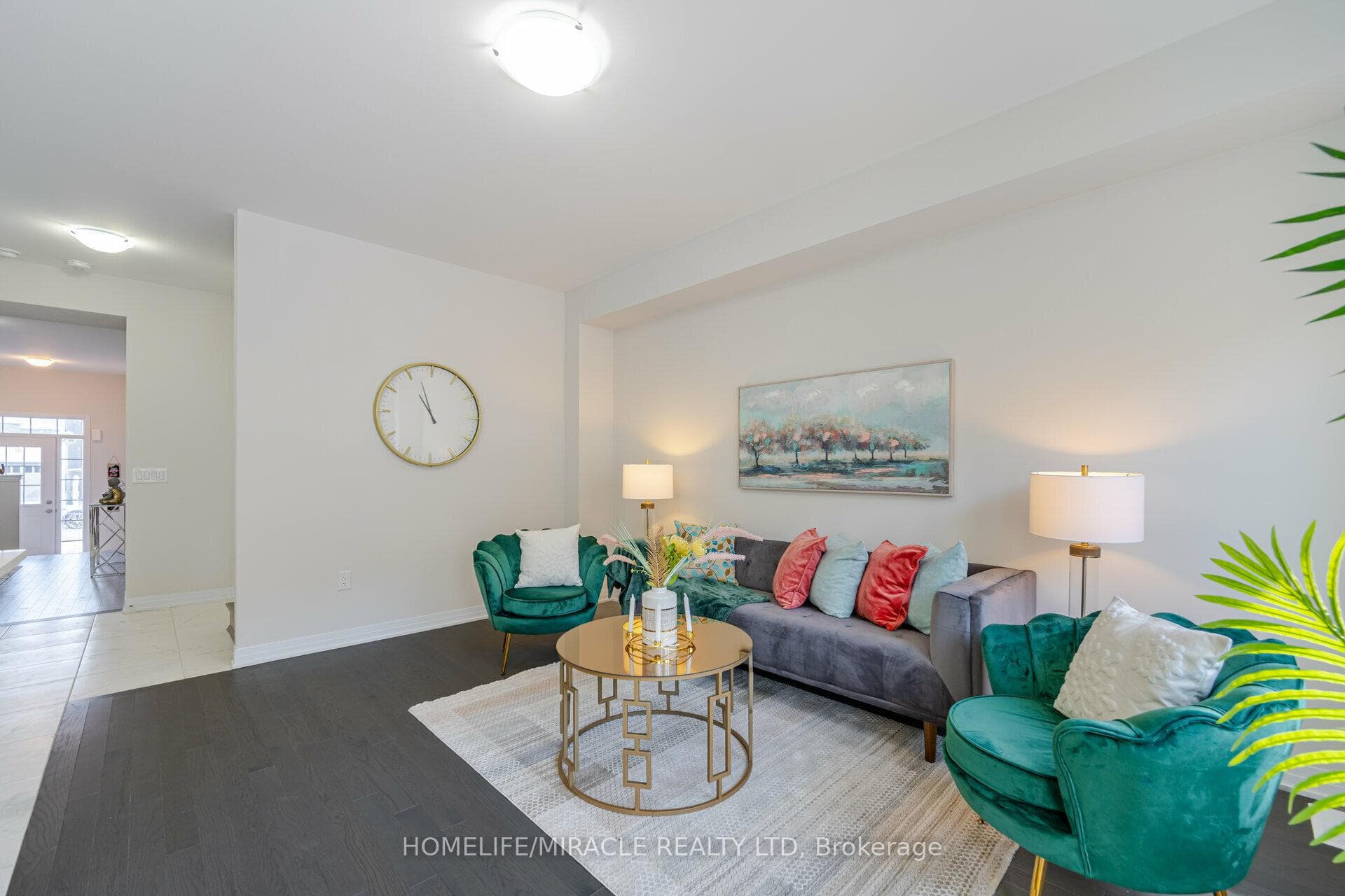 432 Adelaide Street photo 8