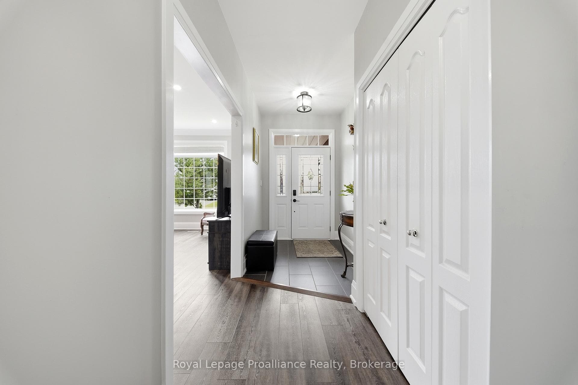 29 Hickory Grove photo 2