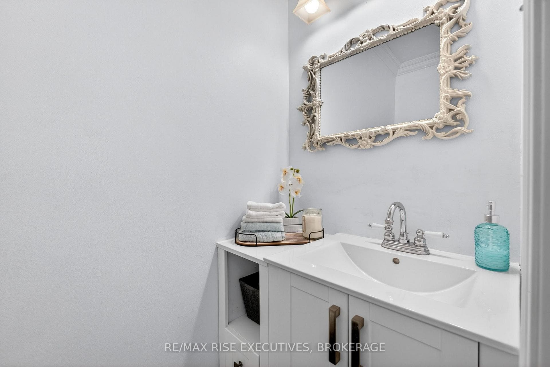 2405 Rideau Ferry Road photo 19
