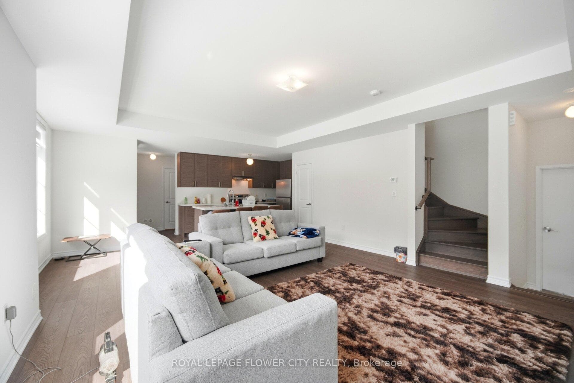 174 PETCH Avenue photo 8
