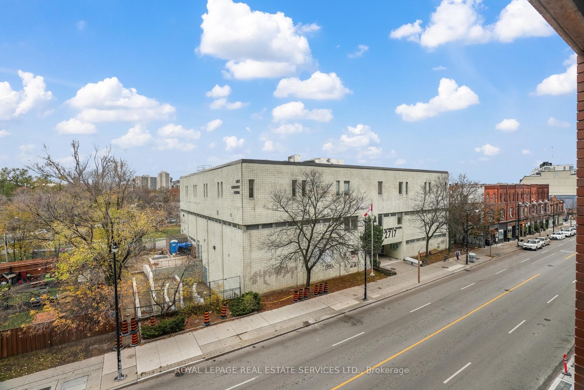 2720 Dundas Street Unit 302 photo 24