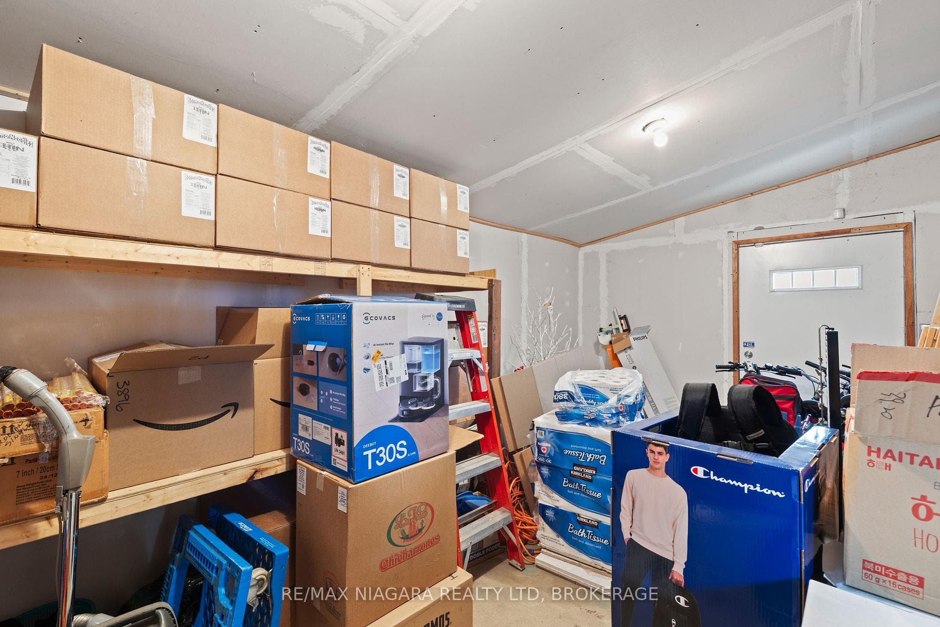 1530 NIAGARA STONE Road photo 15