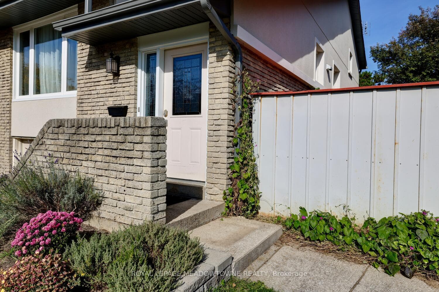 6843 Avila Road photo 3