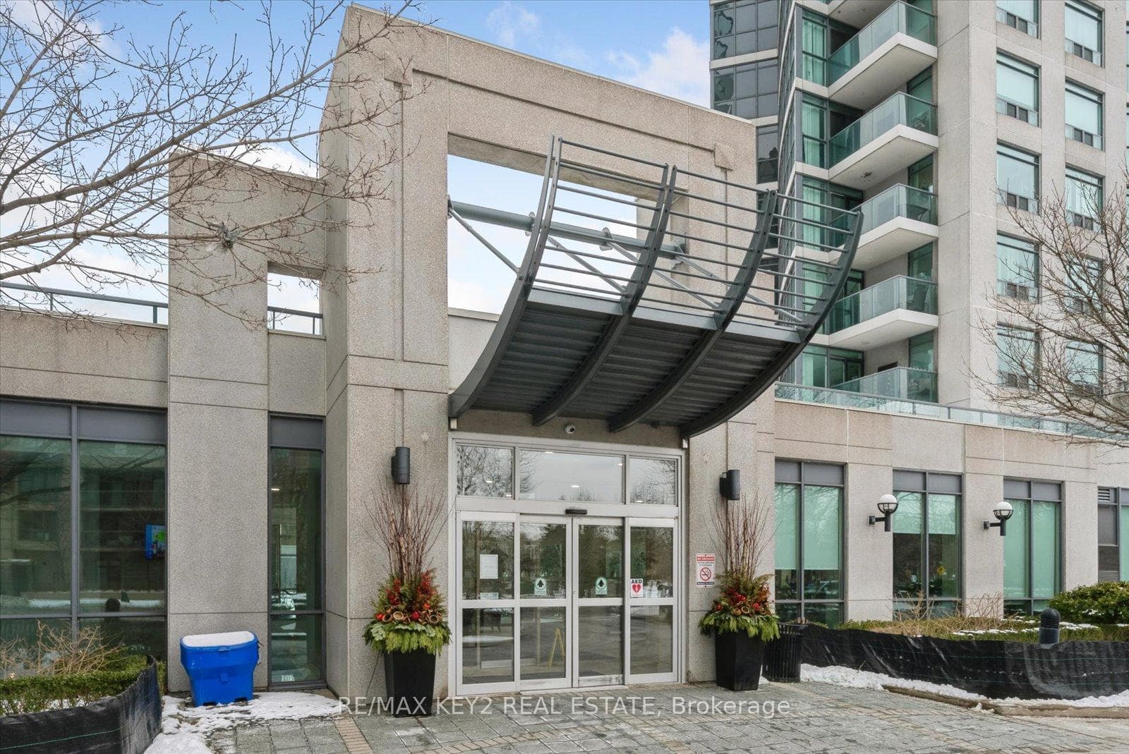 30 Harrison Garden Boulevard Unit 206 photo 2
