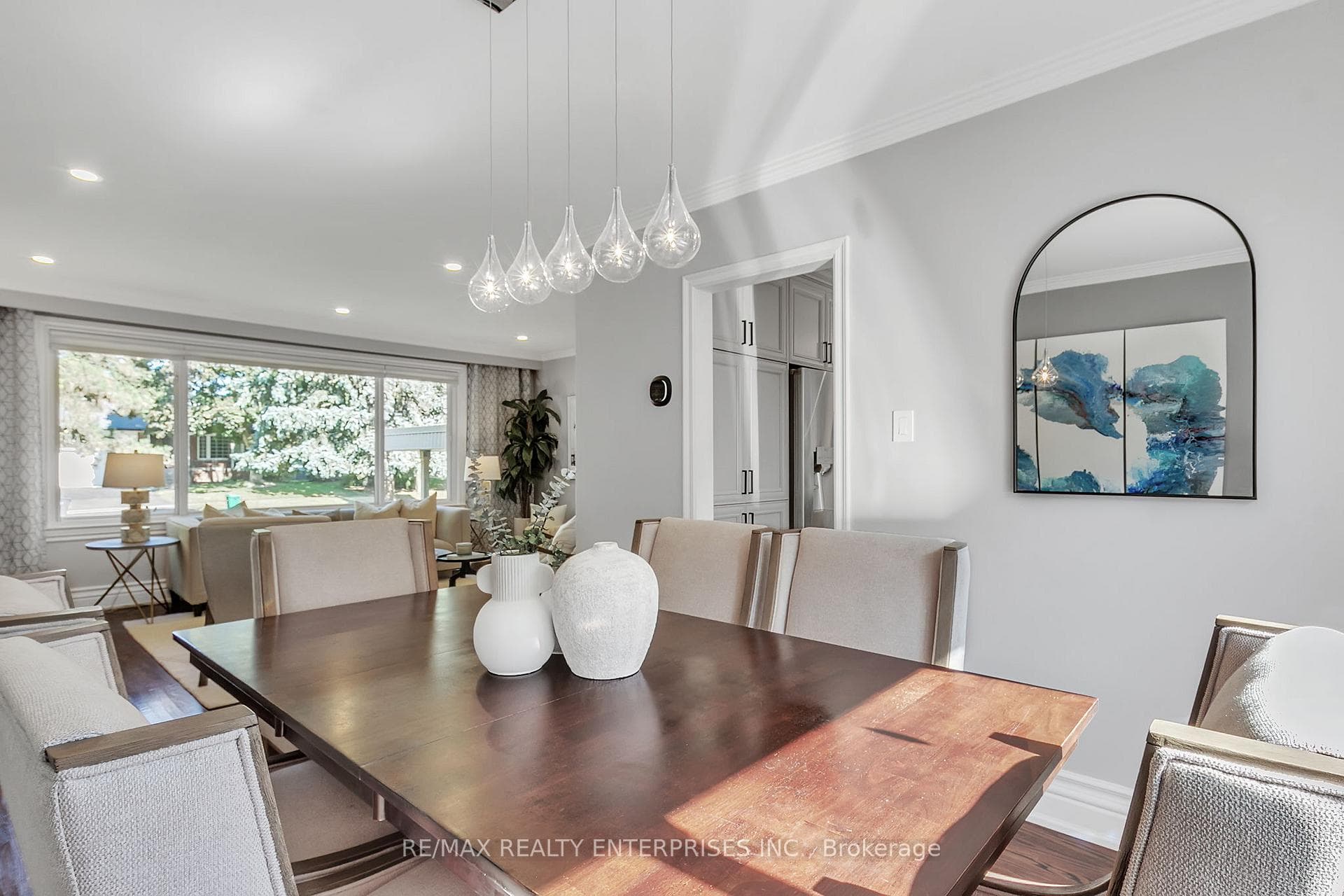 1720 Valentine Gardens photo 11