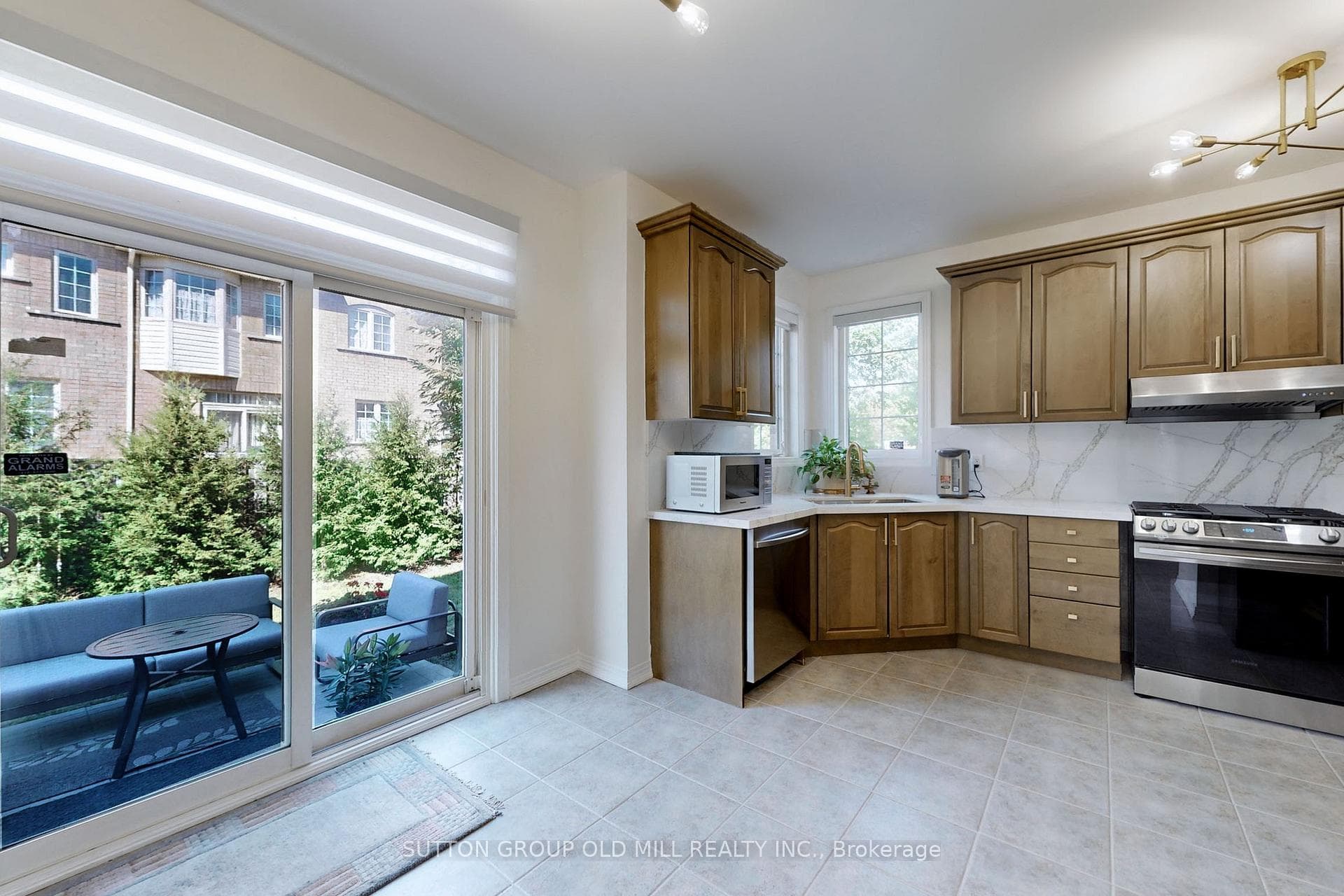 22 Nichols Boulevard photo 10
