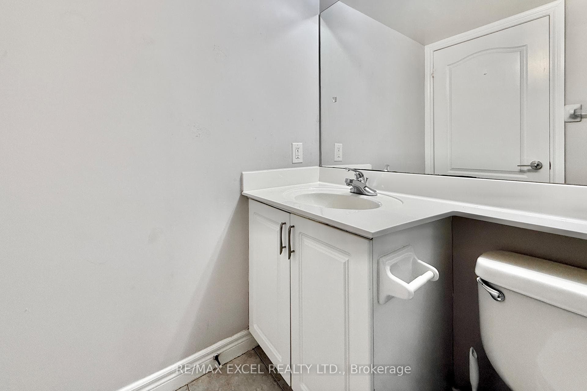 70 Town Centre Court Unit 1102 photo 17