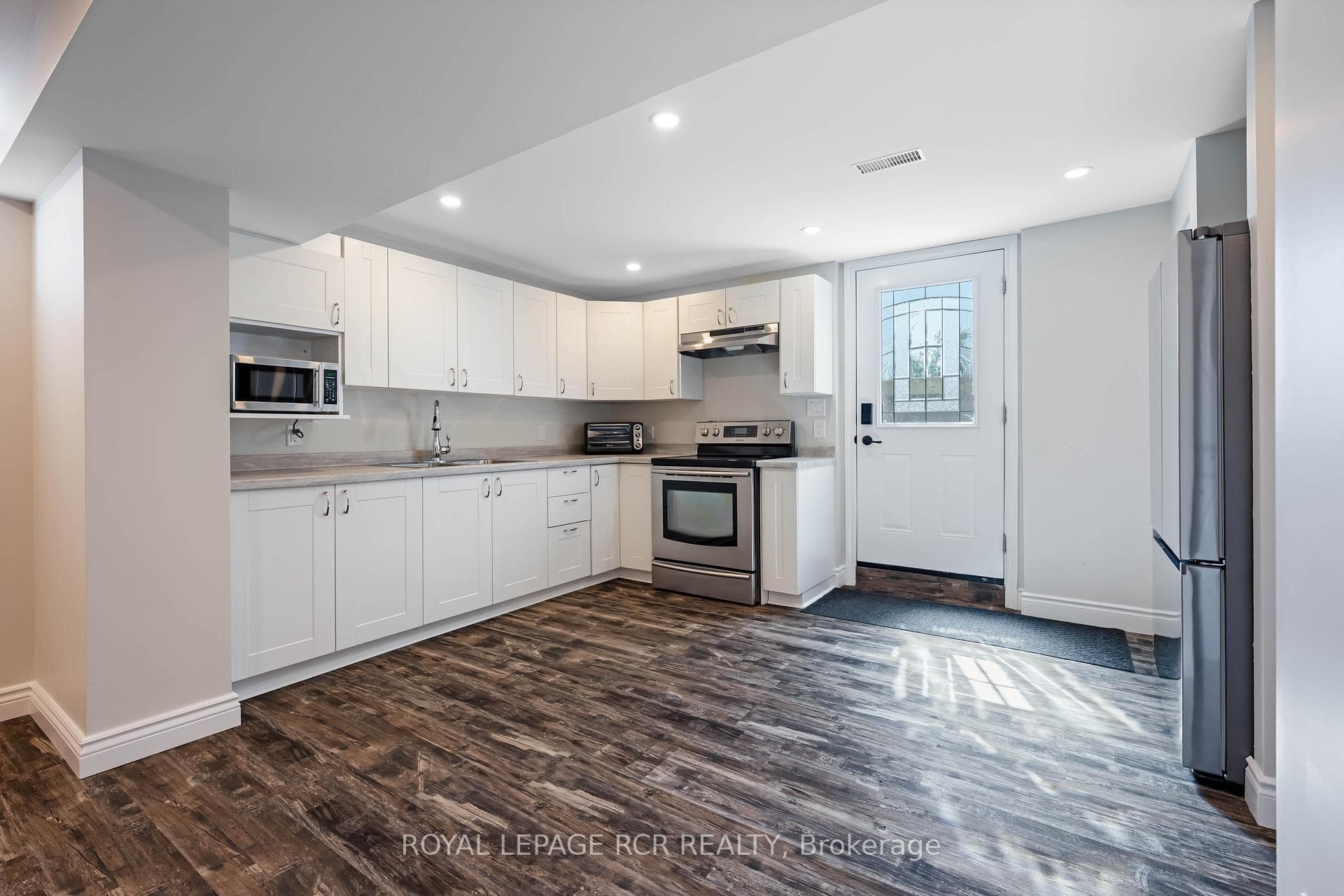 367 Marshall Crescent photo 36