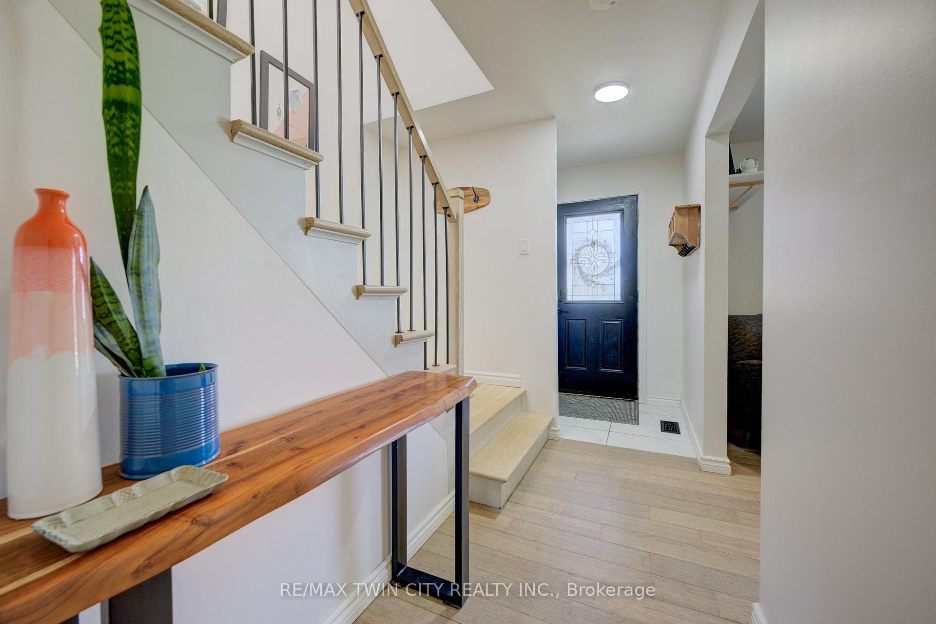 282 Braemore Avenue photo 3