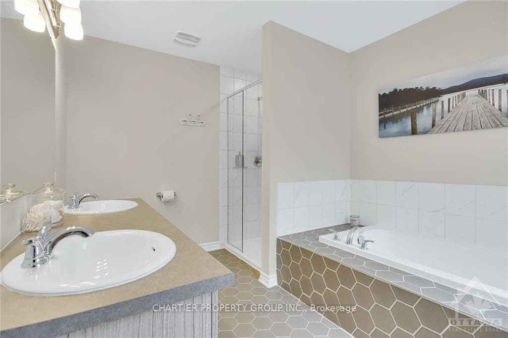 328 LAMARCHE Avenue photo 17