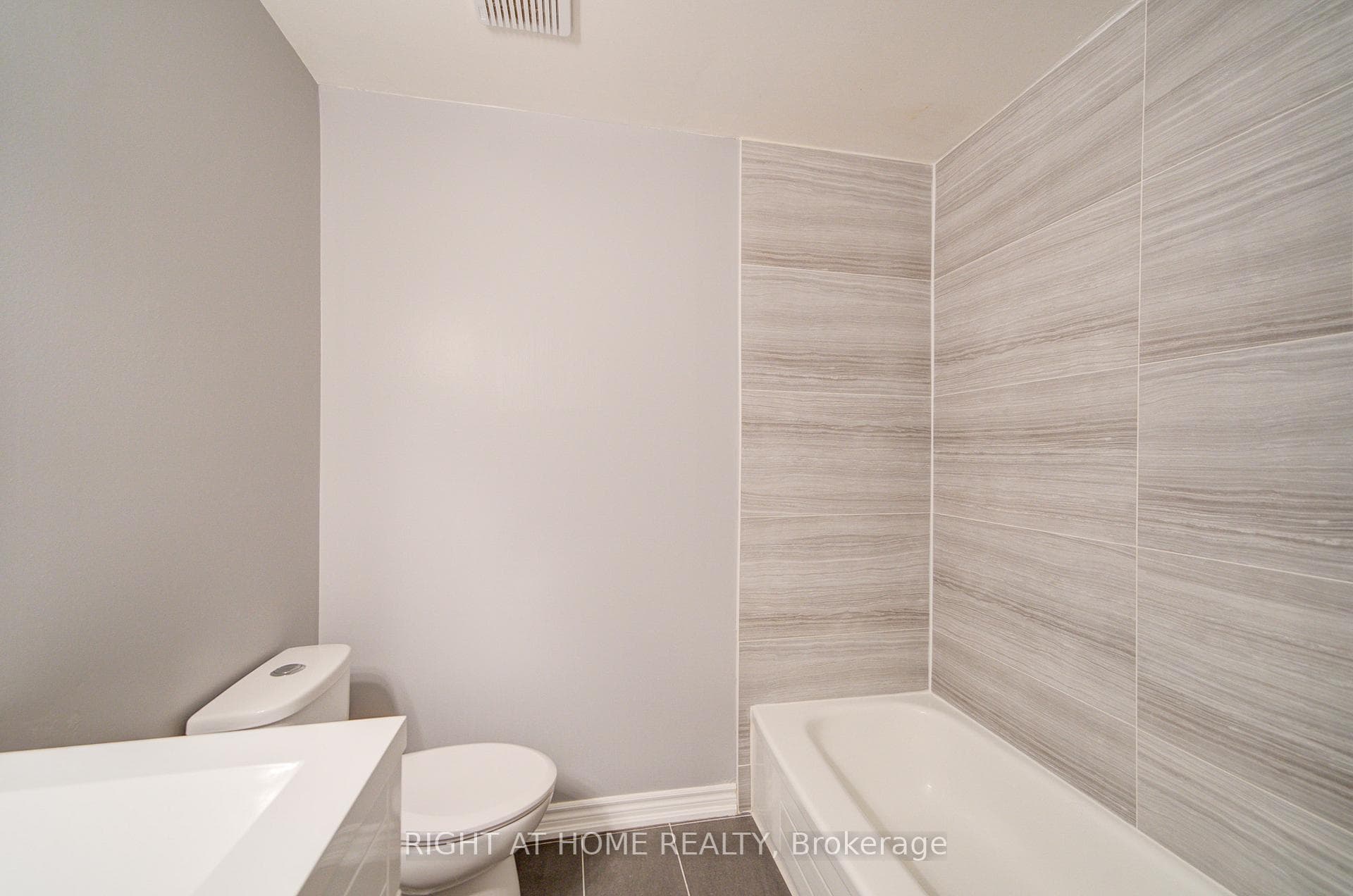 52 Rosenfeld Drive photo 15