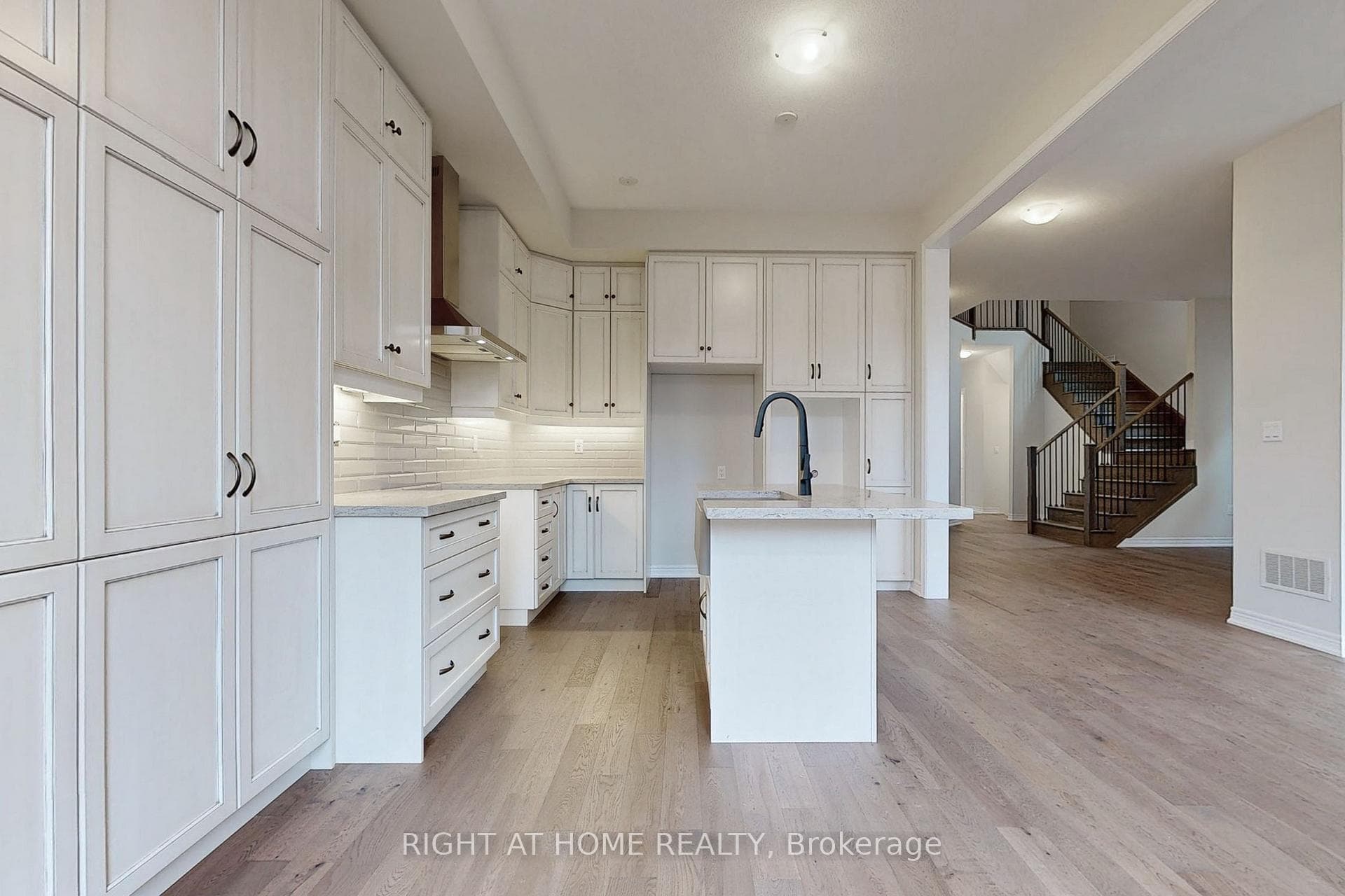 91 Starfire Crescent photo 11