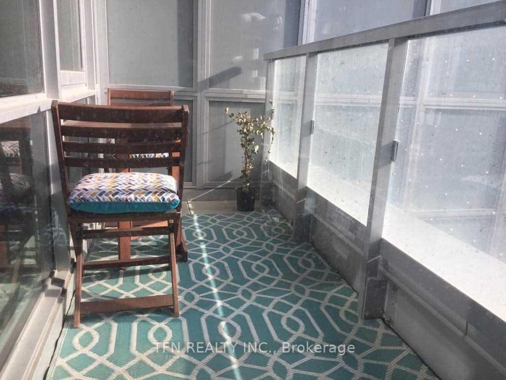 501 St Clair Avenue Unit 225 photo 9