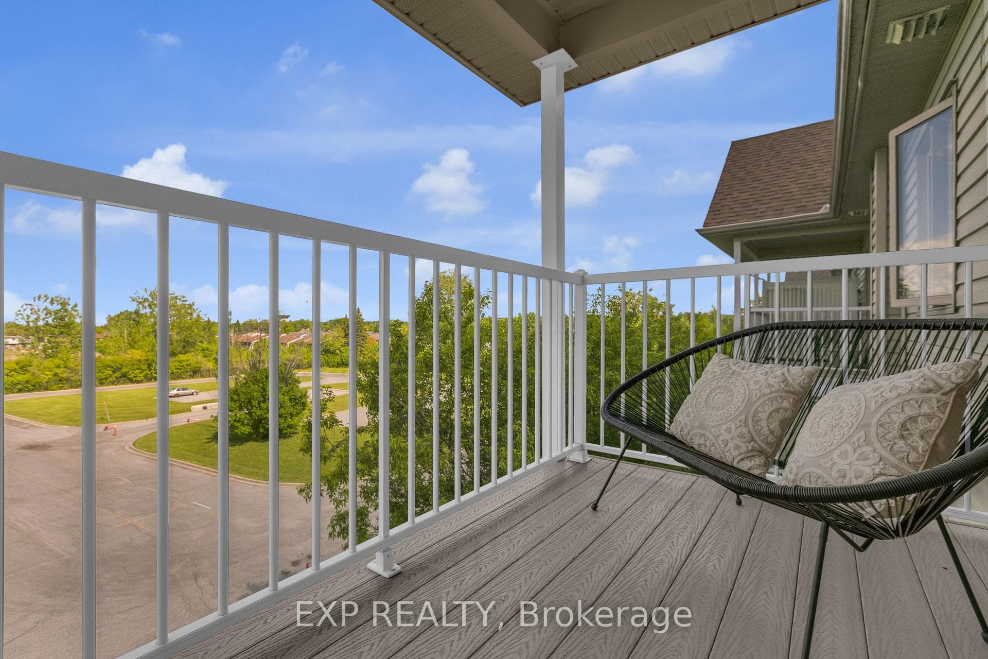 555 REARDON Private photo 33