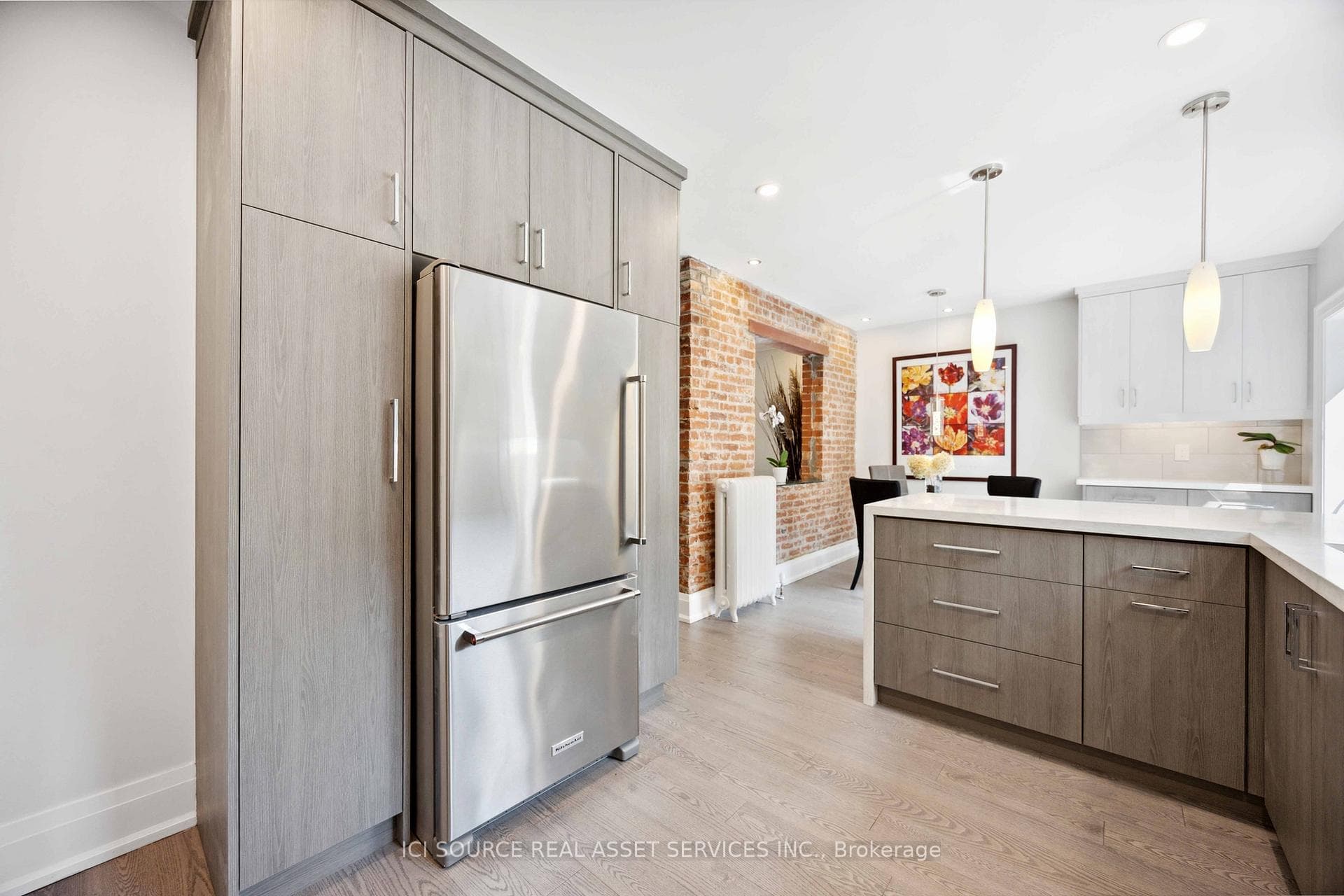 27 Glen Elm Avenue photo 31