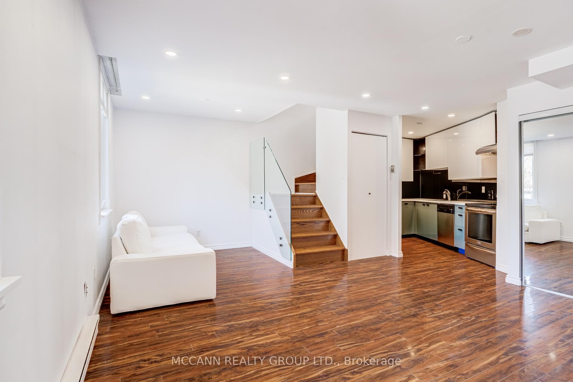 1252 King Street Unit 14 photo 4