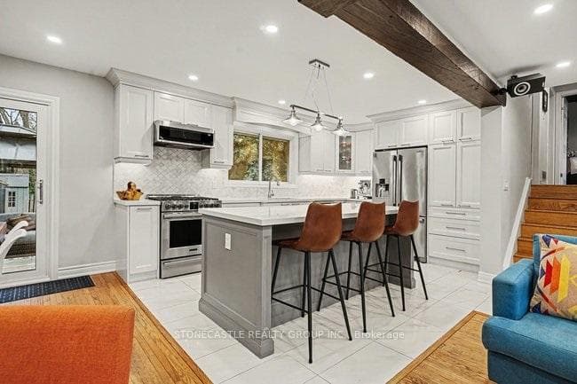 1899 Truscott Drive photo 5