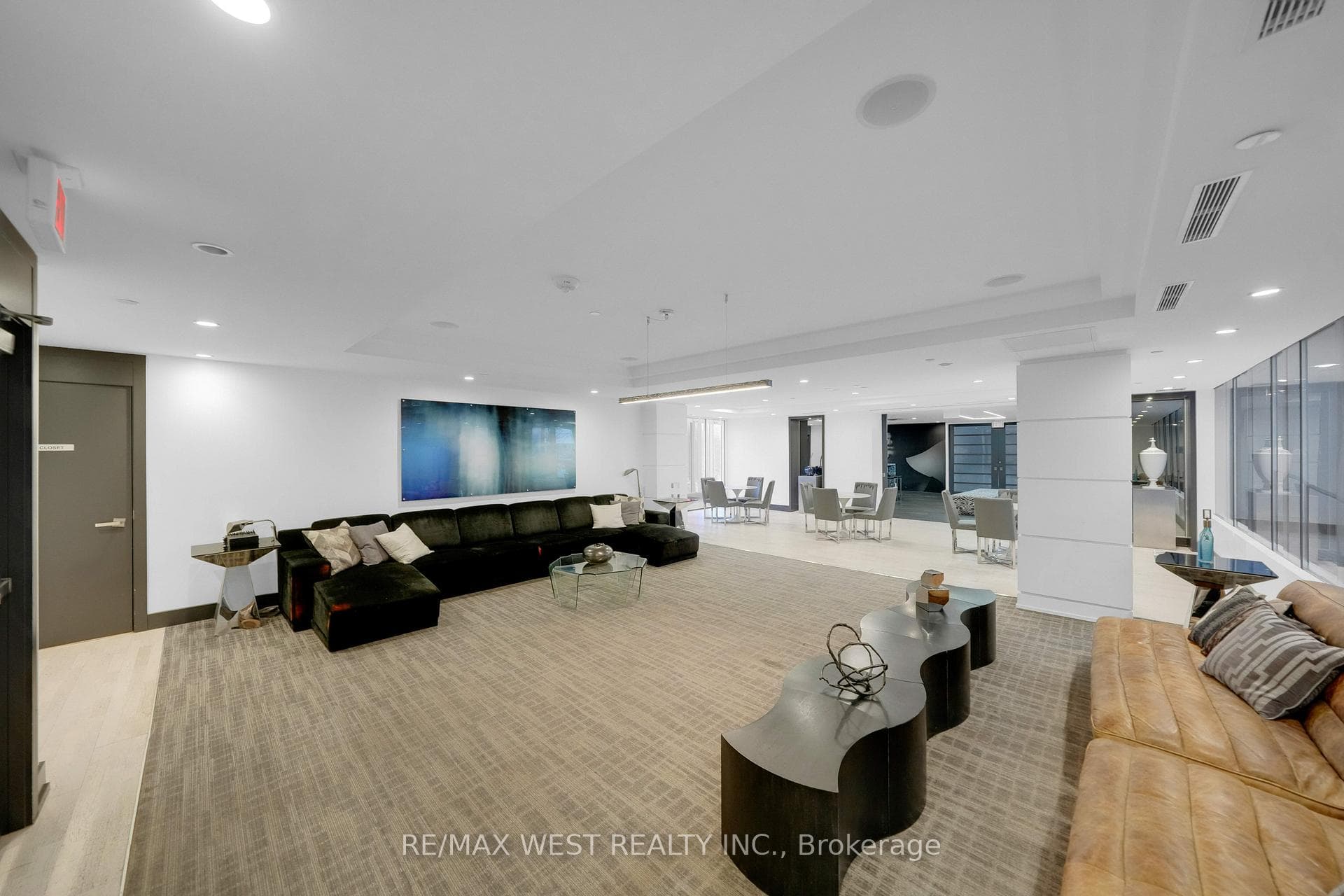 9471 Yonge Street Unit 1117 photo 26