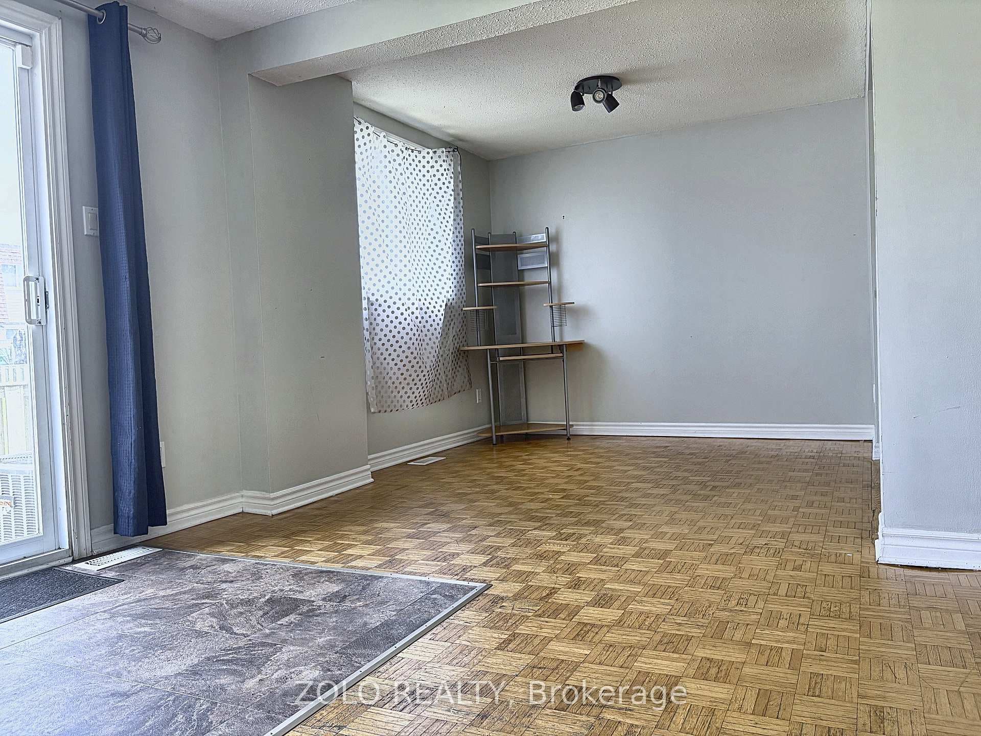 241 Ridgepark Private Unit 59 photo 5
