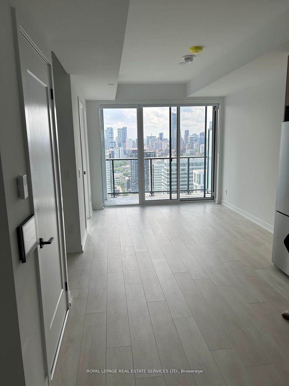 5 Defries Street Unit 3506 photo 4