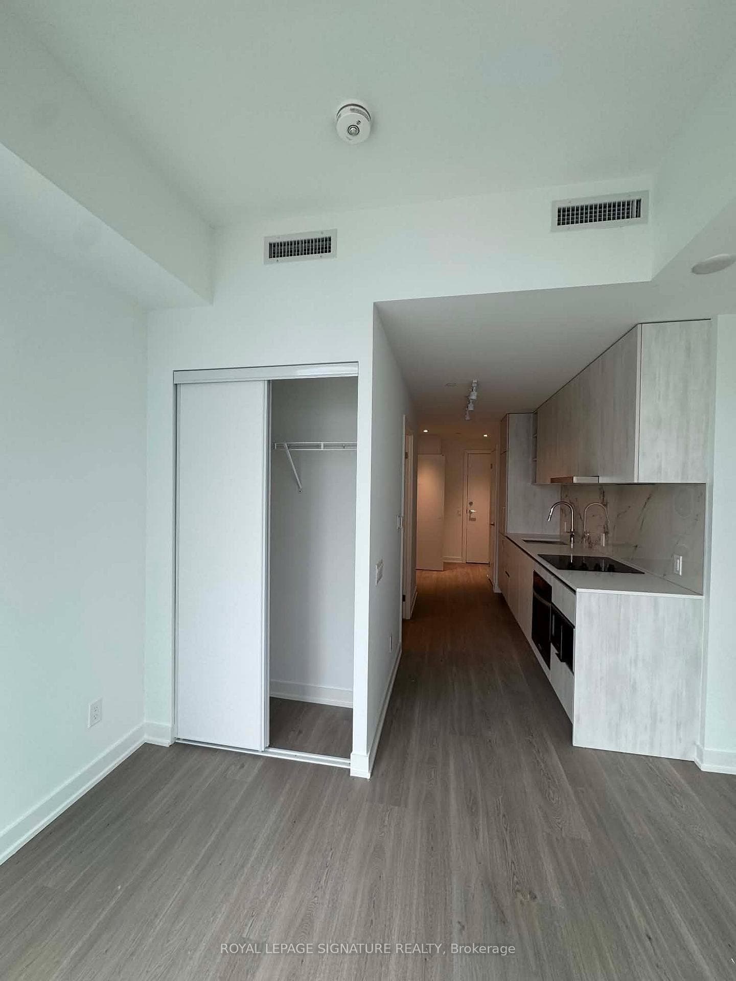 8 Wellesley Street Unit 4608 photo 5