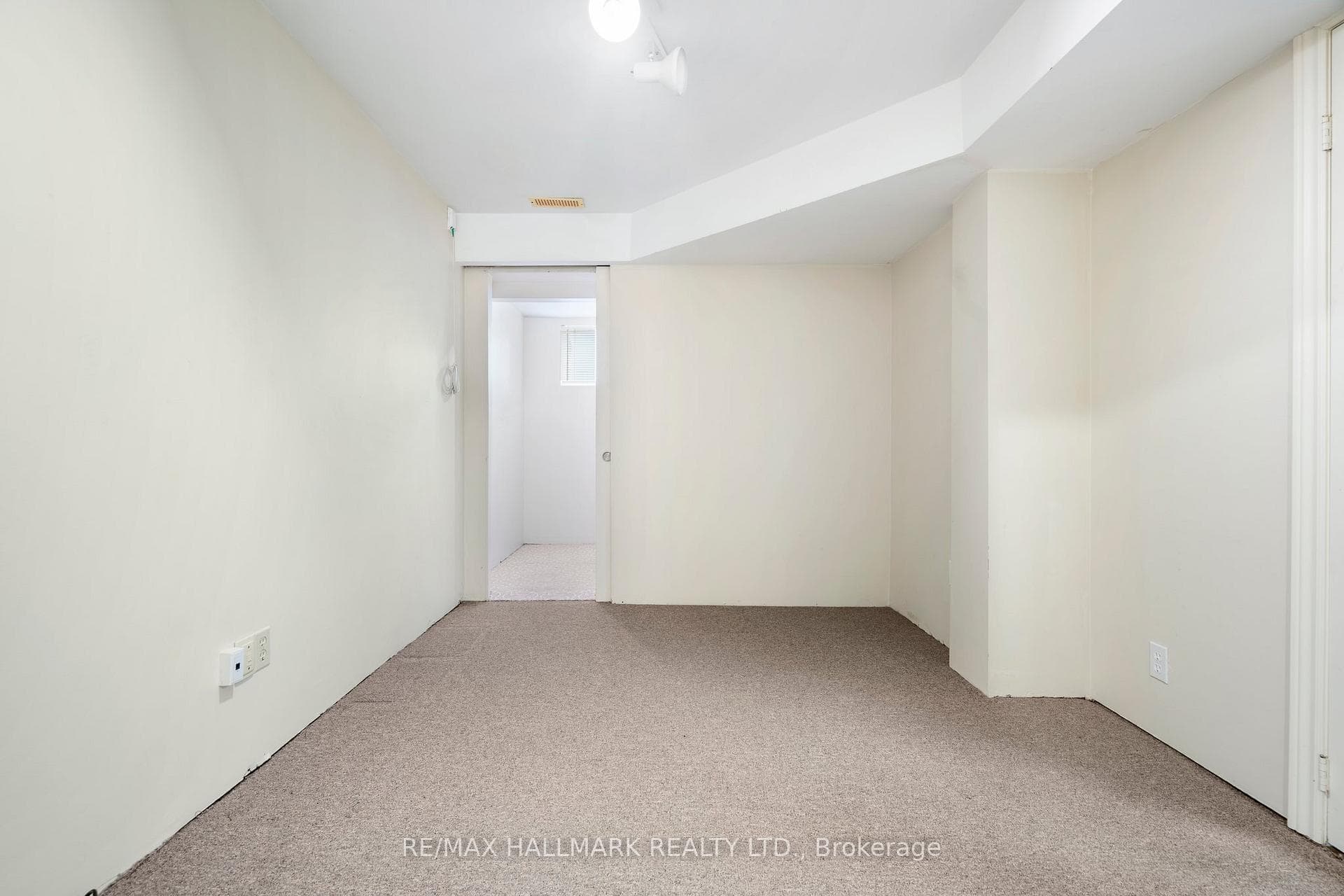 170 Kennedy Road photo 17