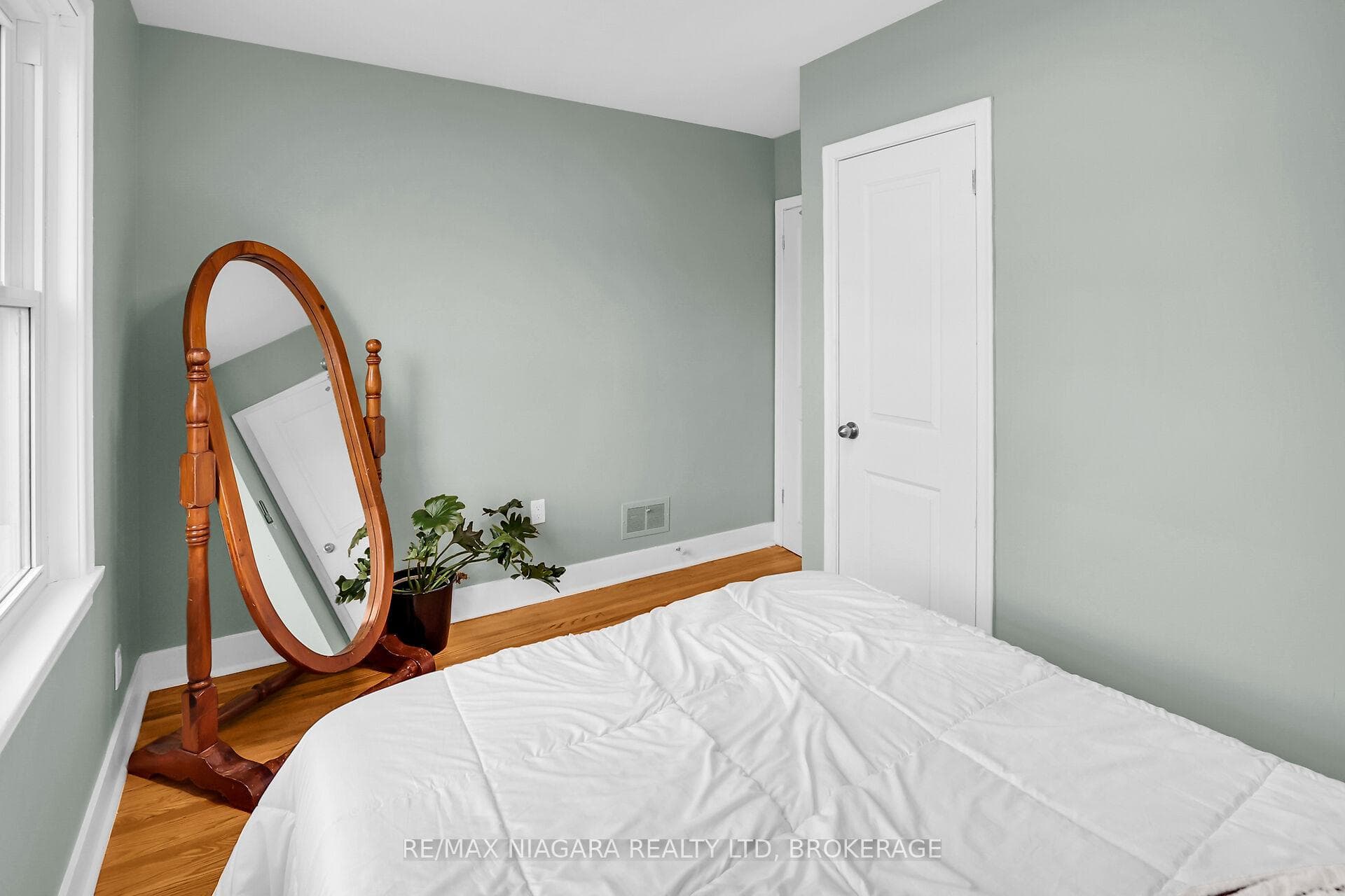 32 Perry Street photo 12