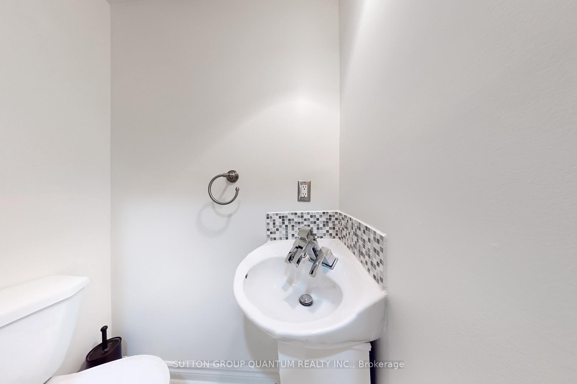 132 John Street photo 6