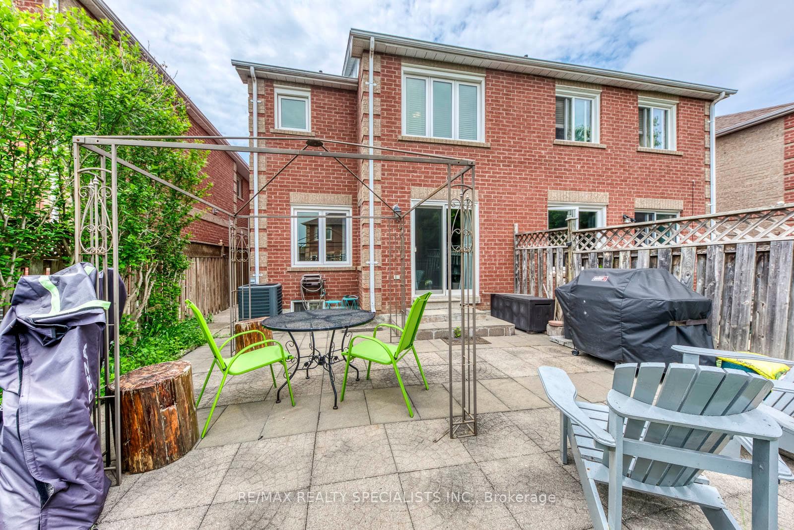 40 Mannel Crescent photo 35