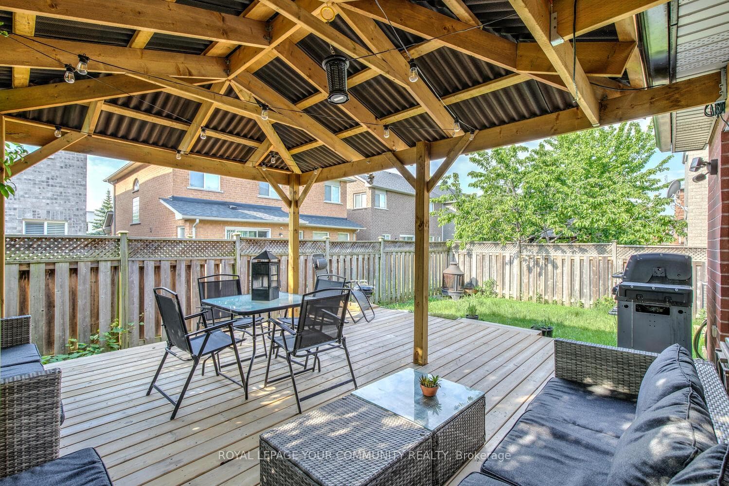 71 Queensbridge Drive photo 36