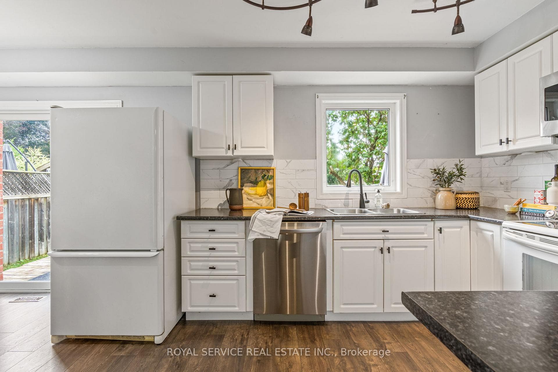 75 Dadson Drive photo 13