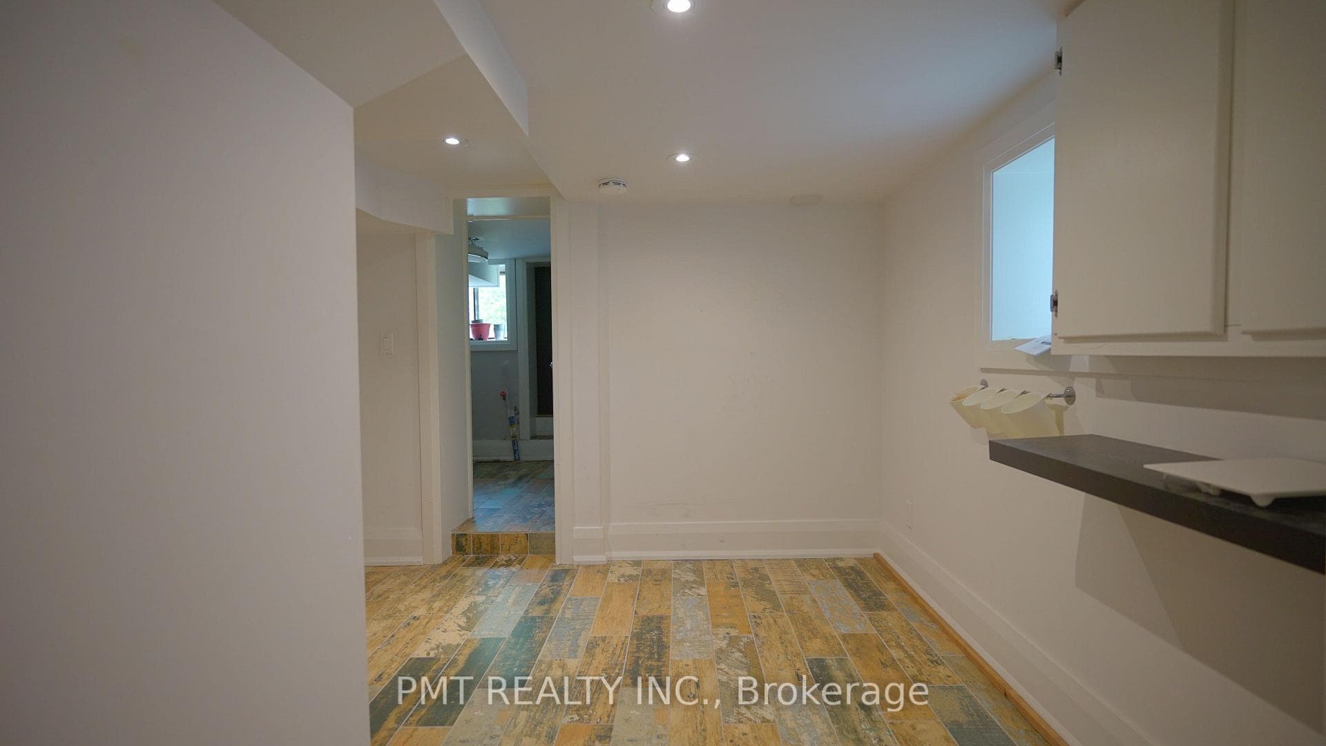 31 Burgess Avenue photo 25