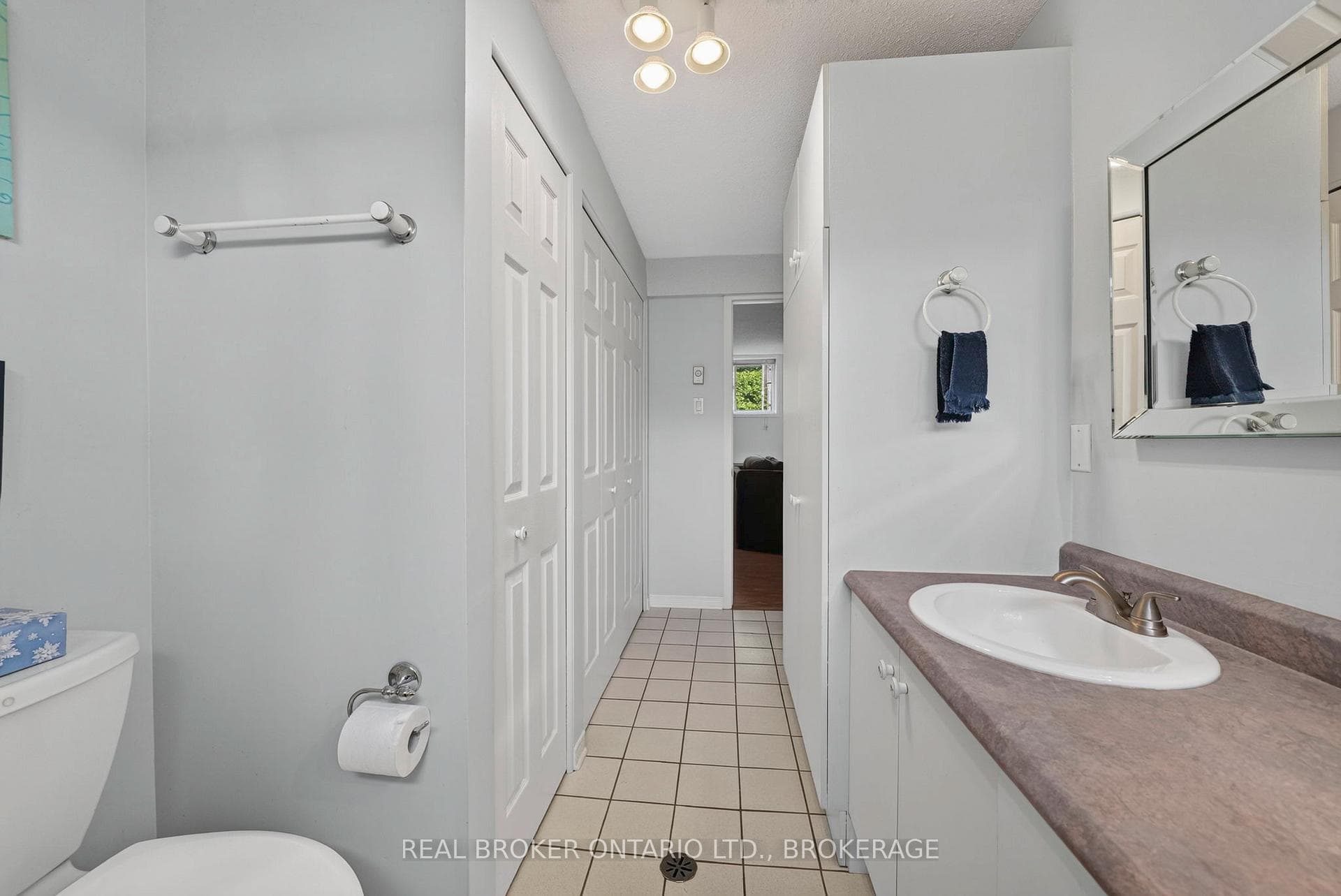 11 Albert Street photo 32