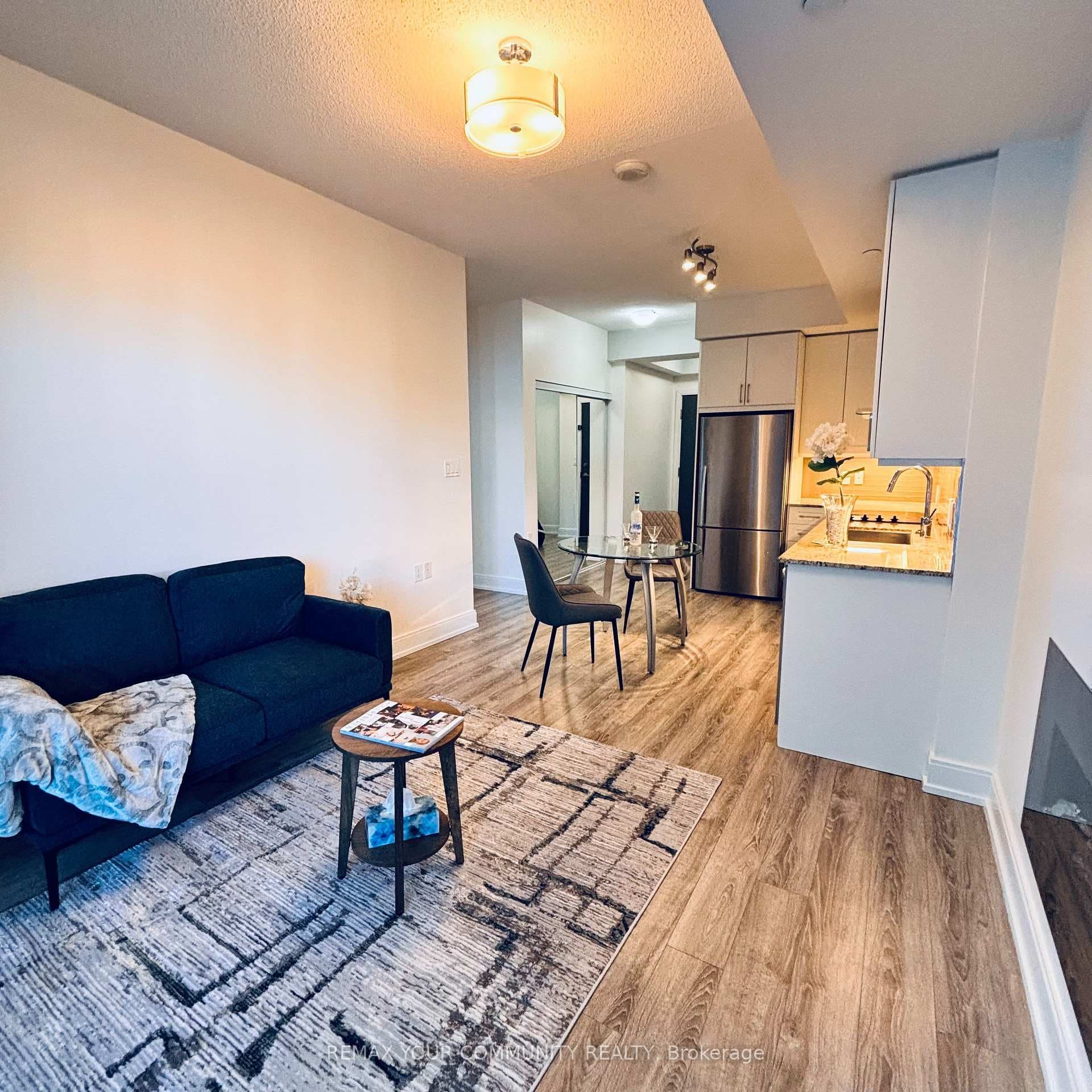 9600 YONGE Street Unit 318B photo 4