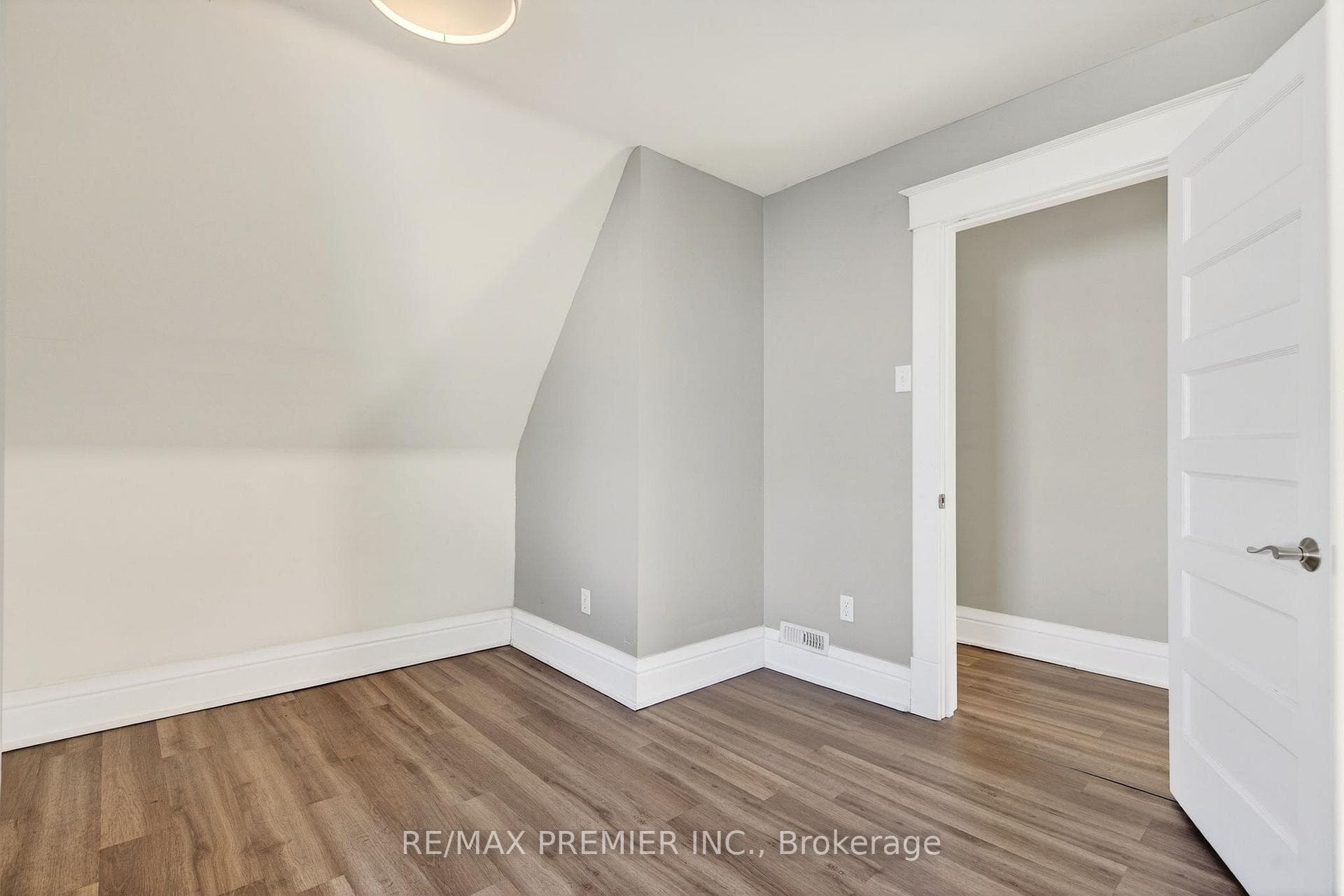 4848 Second Avenue photo 23