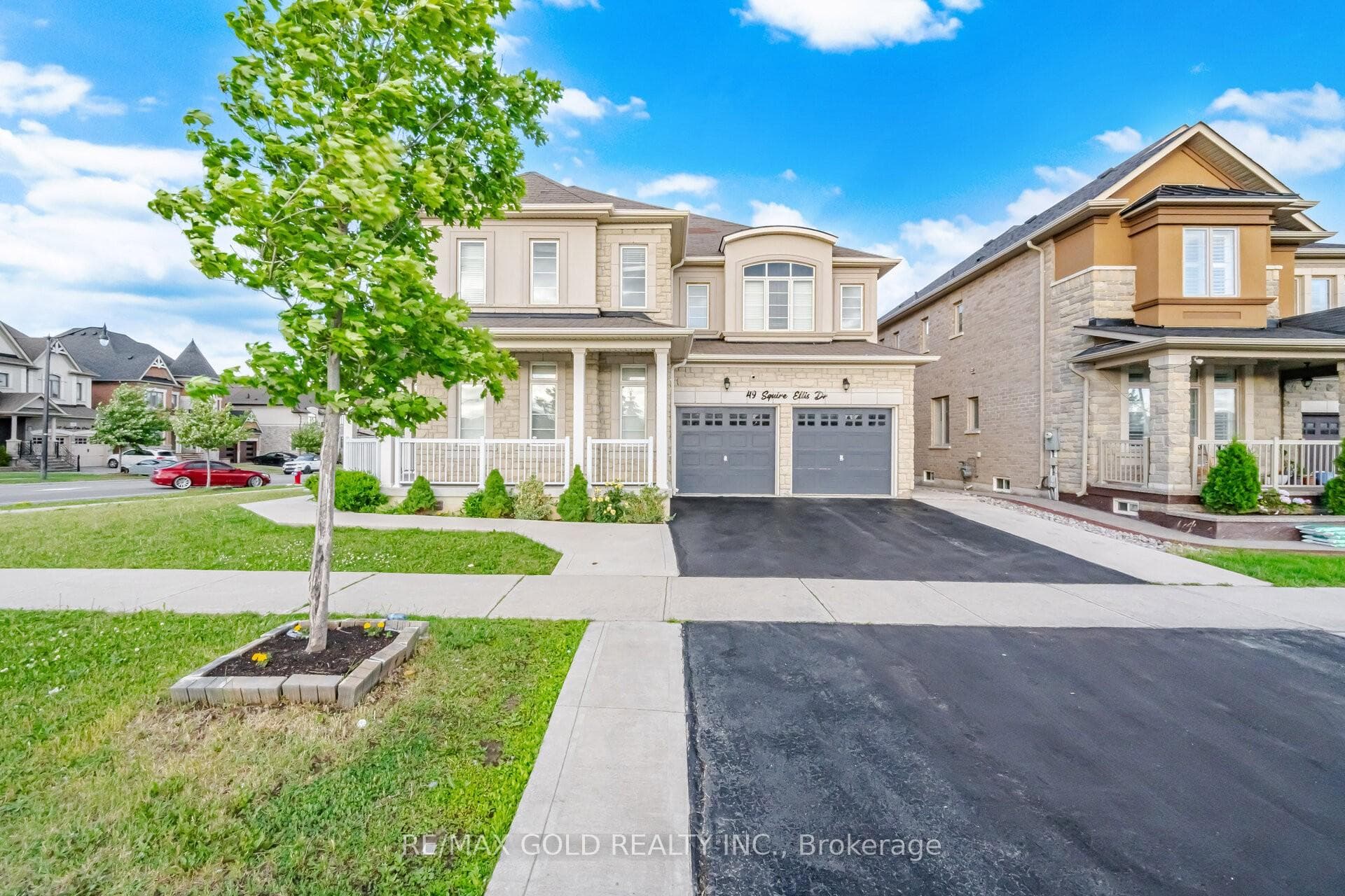 49 Squire Ellis Drive photo 2