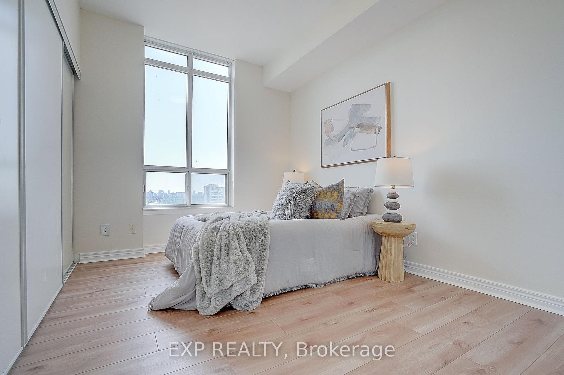 60 Disera Drive Unit 1404 photo 22
