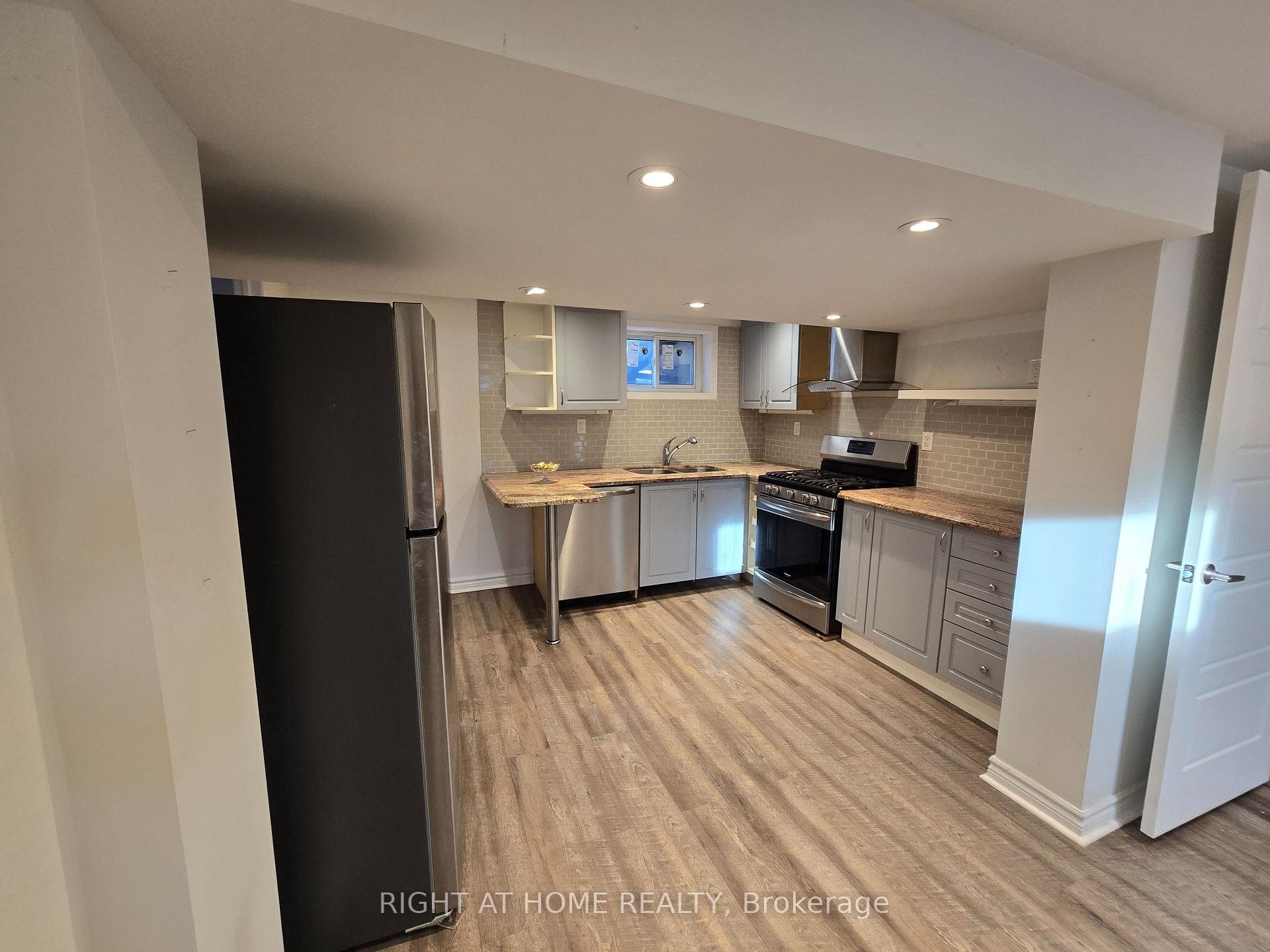 73 Wilstead Drive photo 6
