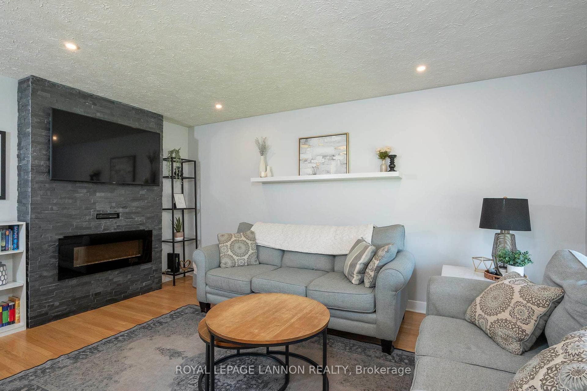 131 Maplewood Street photo 3