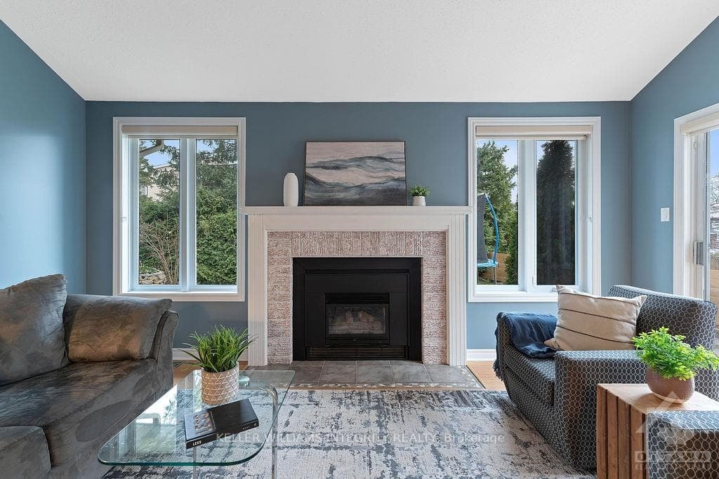 65 HAWLEY Crescent photo 13