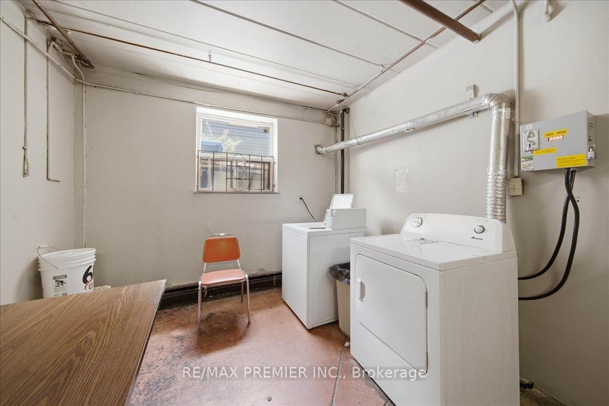 280 Weir Street photo 16