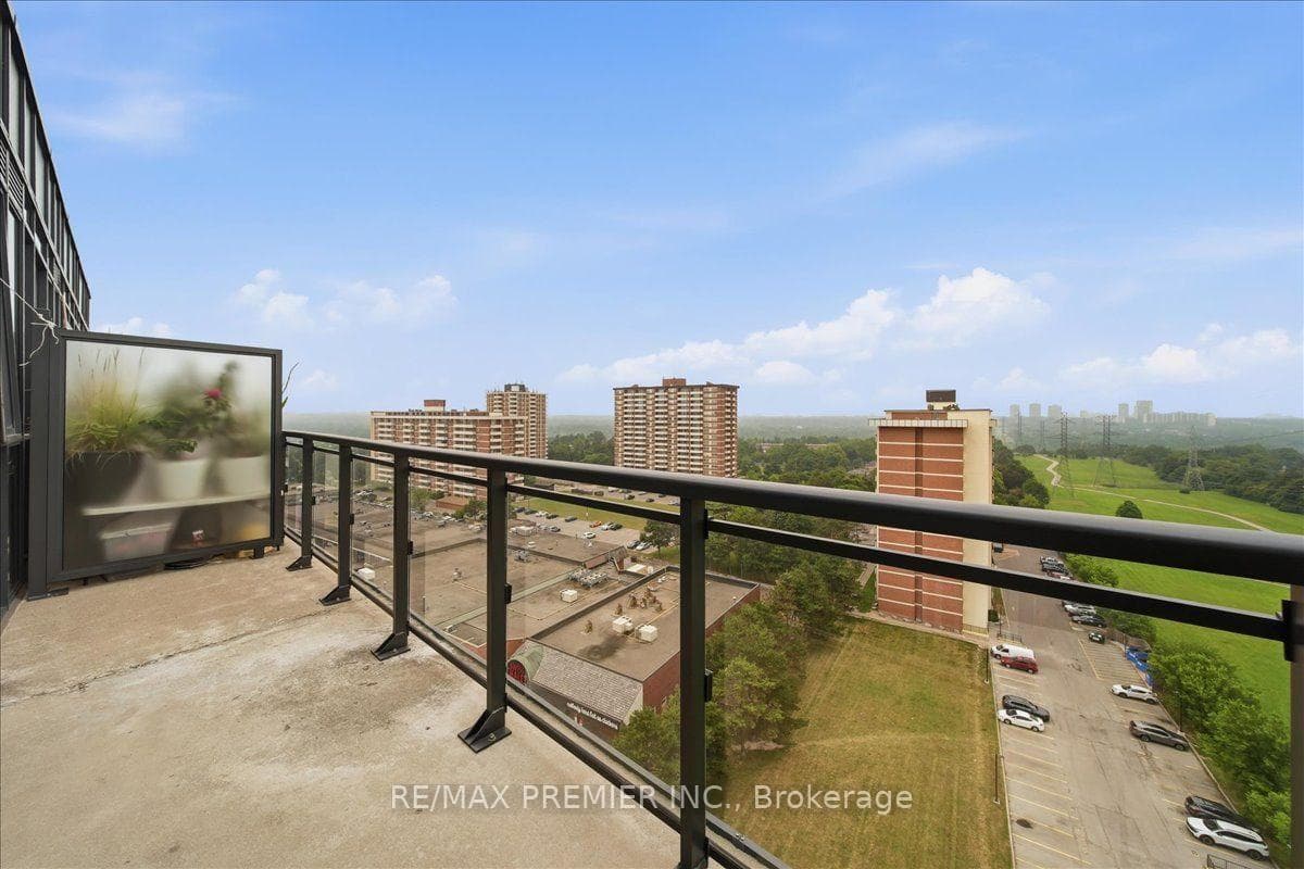 3237 Bayview Avenue Unit 1306 photo 24