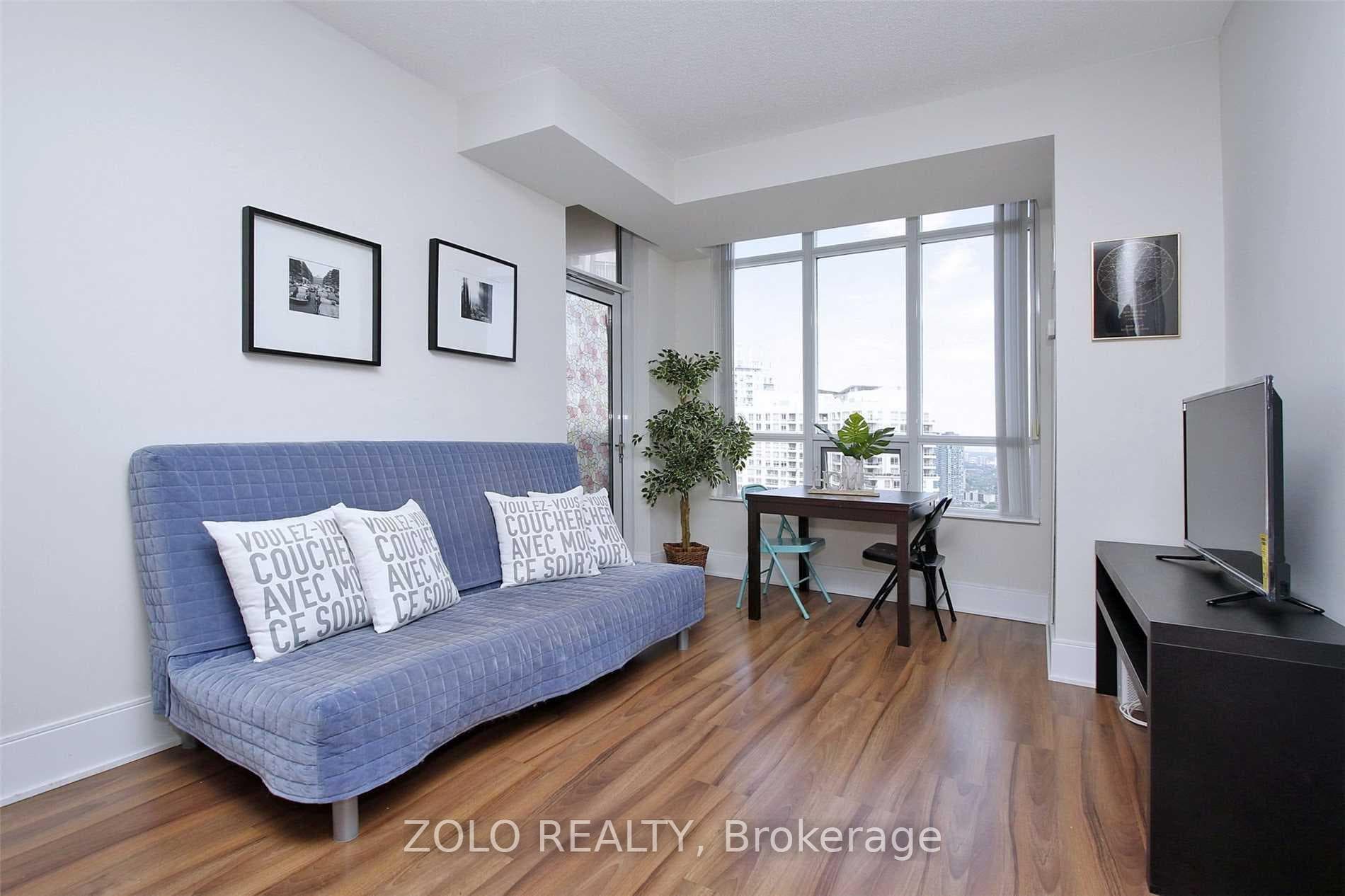 330 Burnhamthorpe Road Unit 2808 photo 6