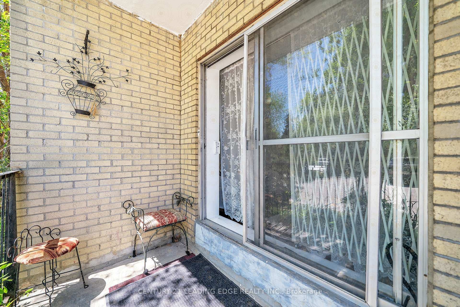 1690 Victoria Park Avenue Unit 102 photo 32