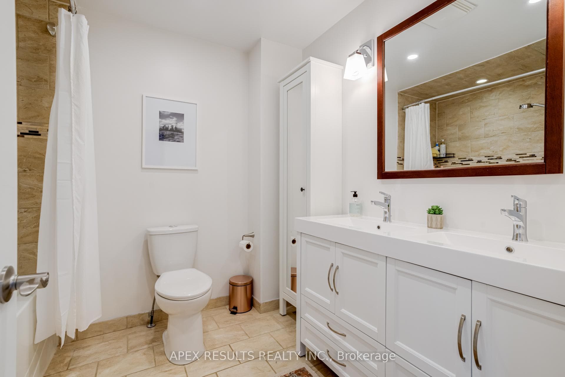 24 ORCHARD Hill photo 20