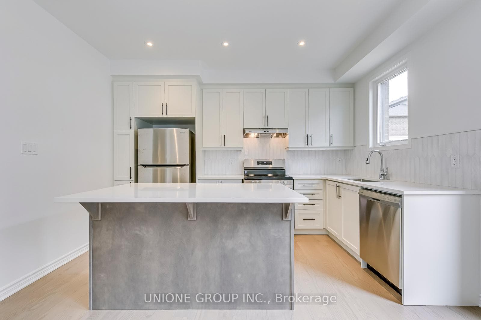 3050 Merrick Road photo 14