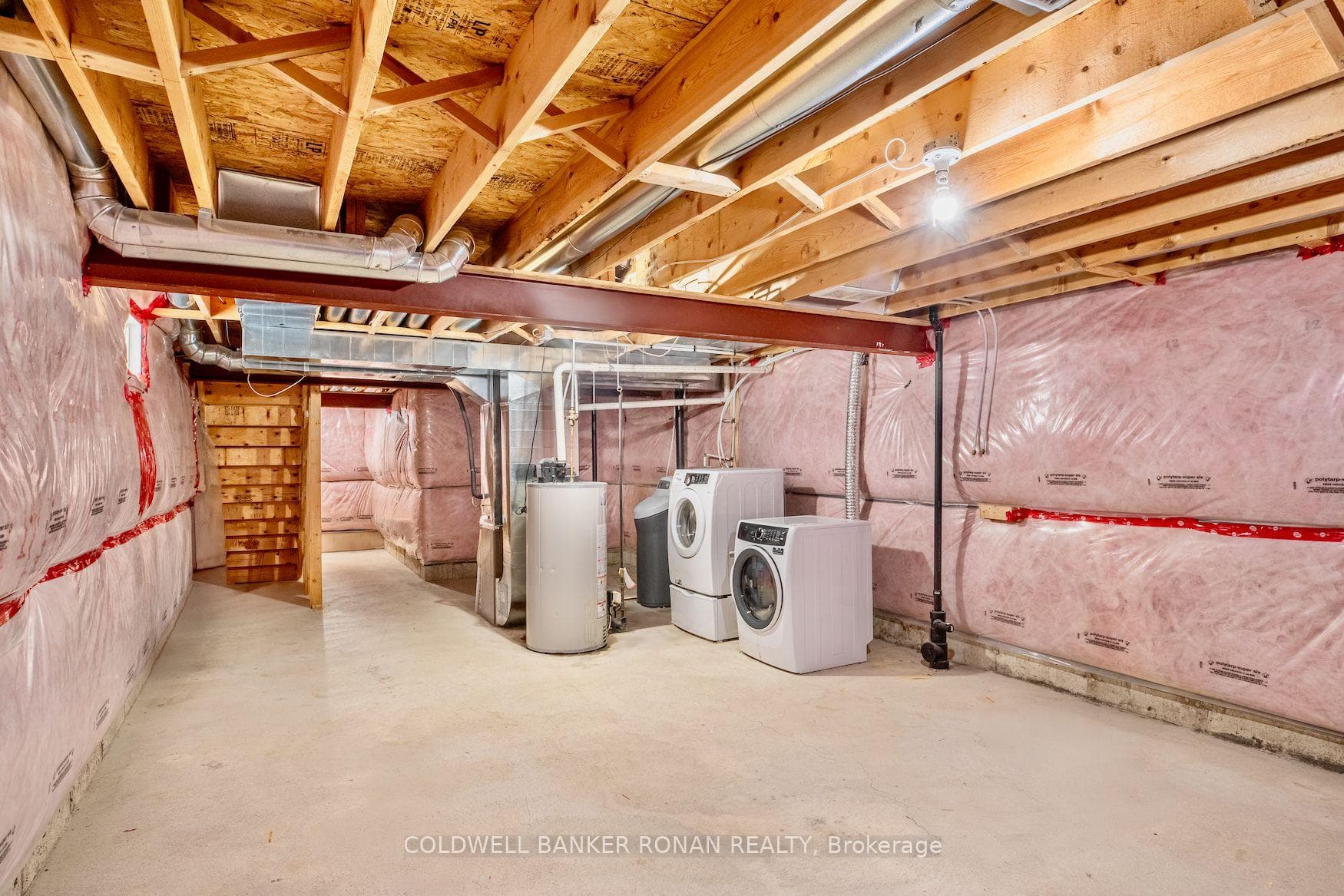 115 Banting Crescent photo 24