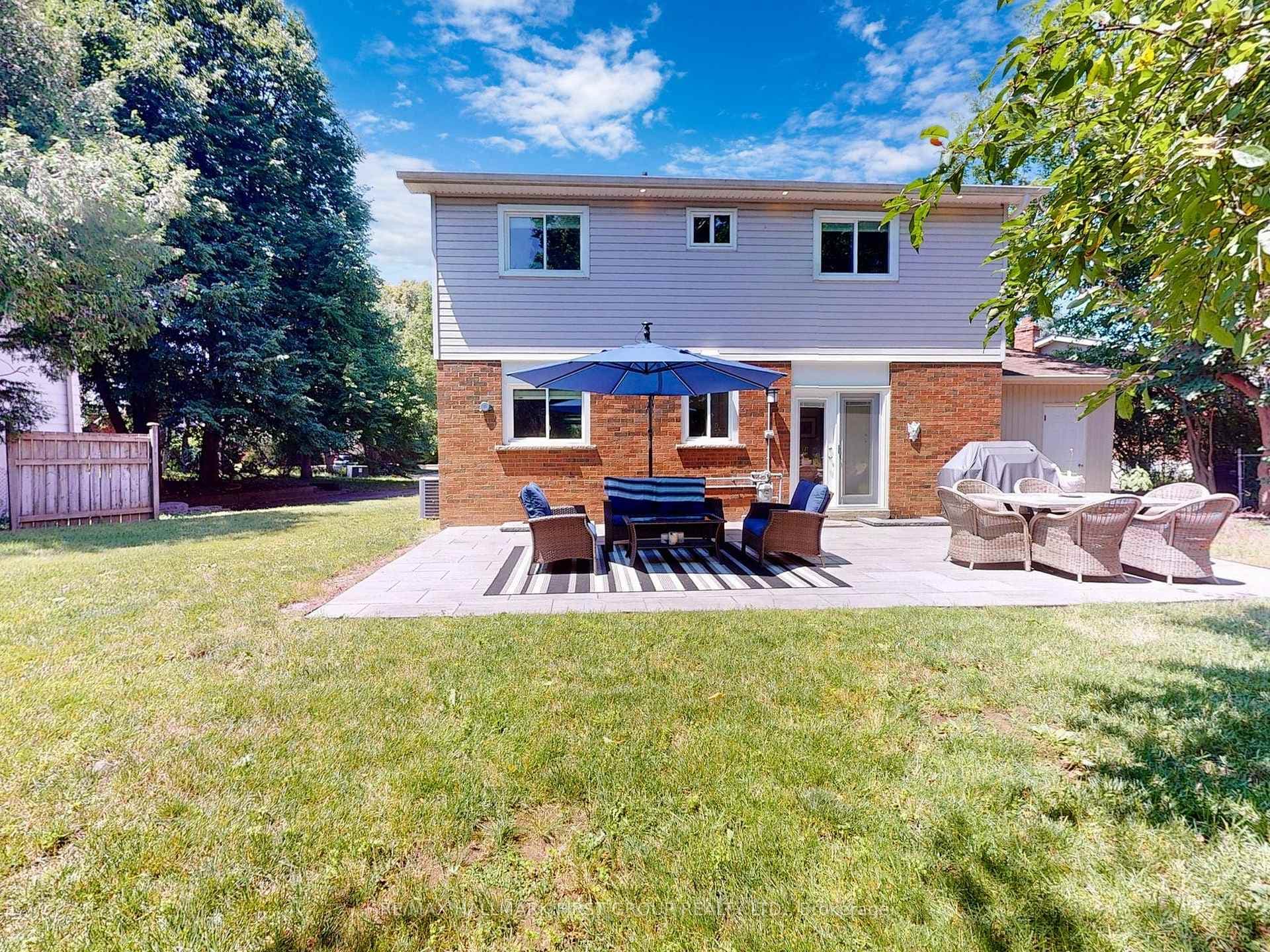 7 Sir Ector Court photo 32